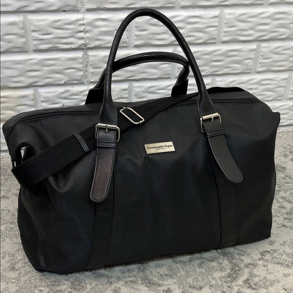 ERMENEGILDO ZEGNA PARFUMS DUFFEL BAG CROSSBODY NYLON And VEGAN  LINED NWOT - Picture 1 of 13